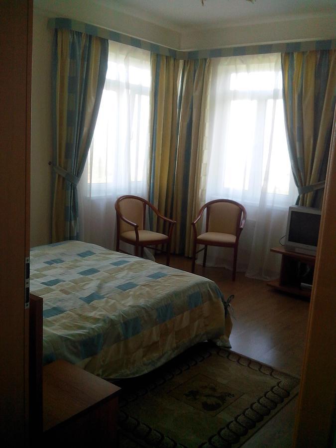Бестужевский Дворик Gagra Kültér fotó